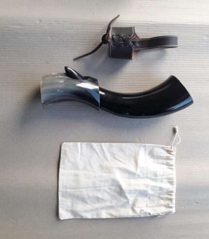 HR97 Drinking Horn with Horn Stand & Bag