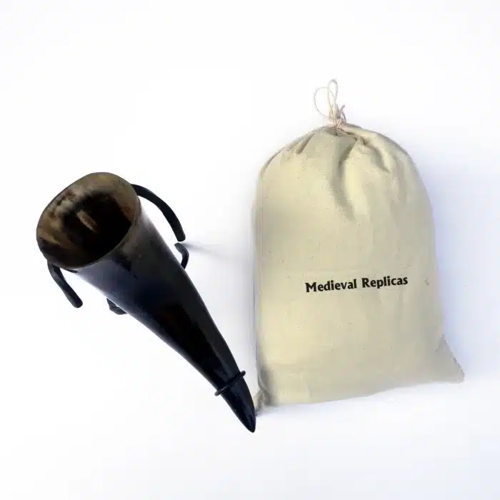 MRD02 Drinking Horn with Metal Stand MRD02 Drinking Horn with Metal Stand