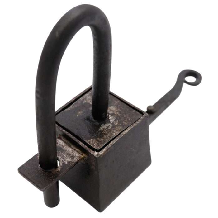 MRIronItem04d MRIronItem04 Replica of a Viking Padlock - Image 5