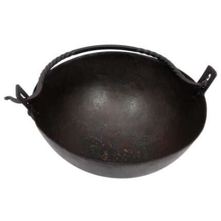 MRIronItem05 Campfire Medieval Iron Viking Kettle