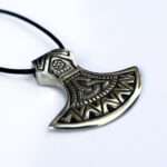 MRLT08 Medieval Locket with pure Leather Rope