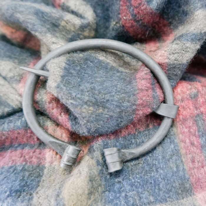 MRPin07 Lord of Battles FibulaBroochCloak Pin - Image 6