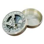 NT09 Vintage Compass and Sundial Hiking Compass - Image 3
