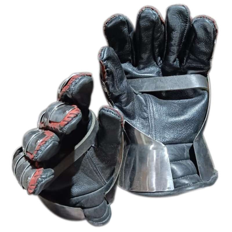 J108 Medieval Gauntlets Set