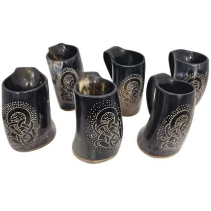 HR121 Natural Horn Carved Mug