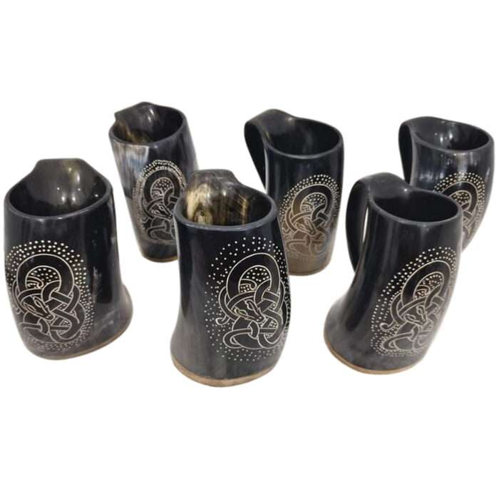 HR121 Natural Horn Carved Mug